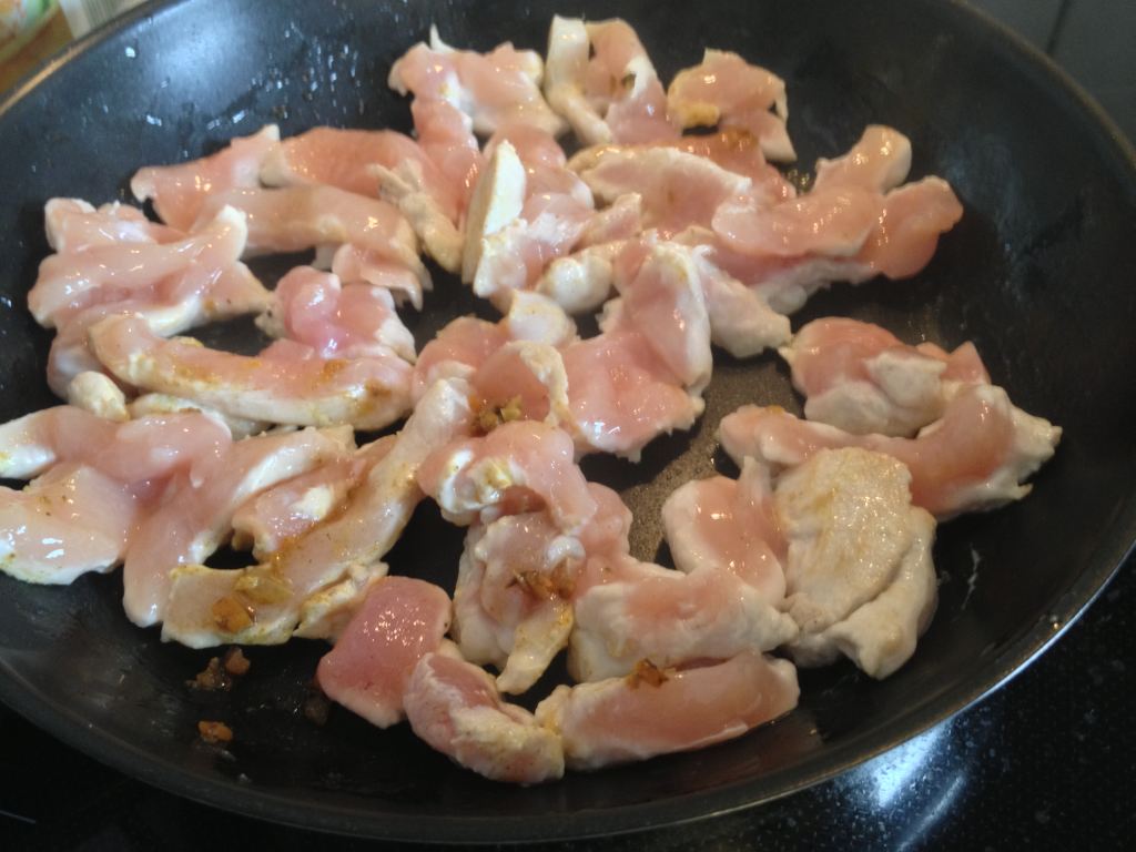 Huhn anbraten für Chicken Korma
